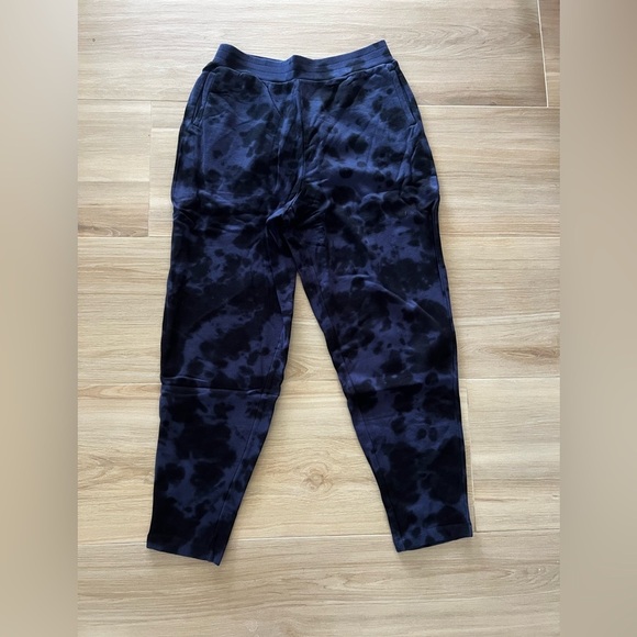 525 Revolve Anthropologie Women’s Black Tie-Dye Joggers Streetwear Sweatpants - Picture 2 of 6